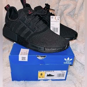 Brand New- women’s black adidas sneakers size 8